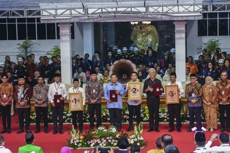 Peluang Gugatan PHPU Amin dan Ganjar-Mahfud di MK: Analisis dari Ahli Politik