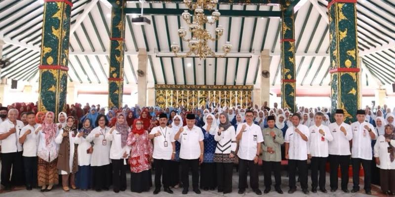Bupati Malang Salurkan Bantuan Insentif kepada Guru Non-ASN
