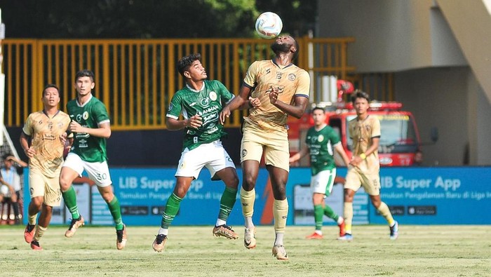PSS Sleman Melibas Arema FC dengan Skor 4-1 di Stadion Manahan
