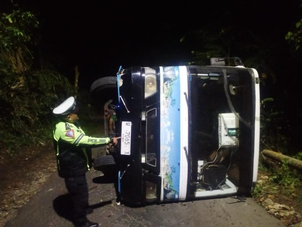 Polres Malang Tangani Kecelakaan Bus di Tanjakan Daun Sempal, Pantai Balekambang