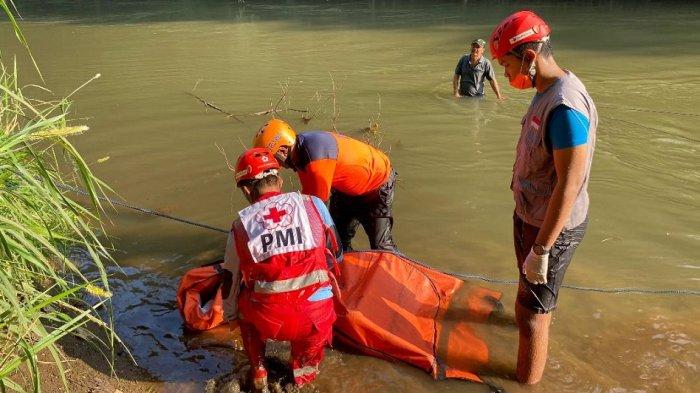 Lansia Ditemukan Tewas Mengapung di Sungai Lesti, Diduga Depresi