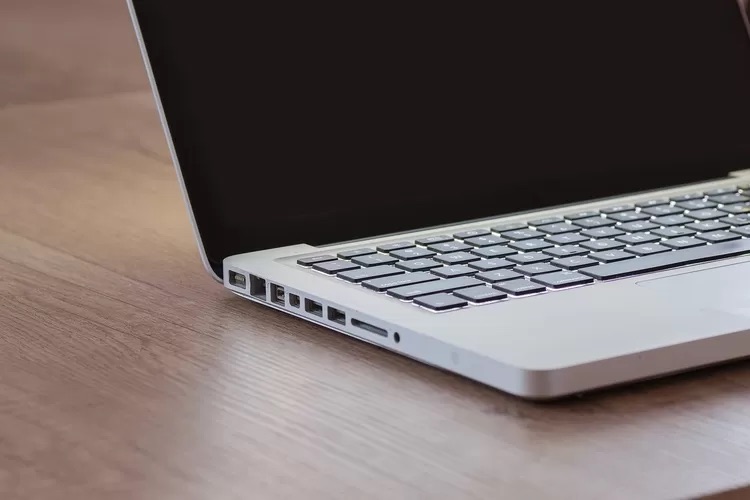 Mengenali Tanda-tanda Kerusakan Baterai Laptop untuk Minta Ganti Baru