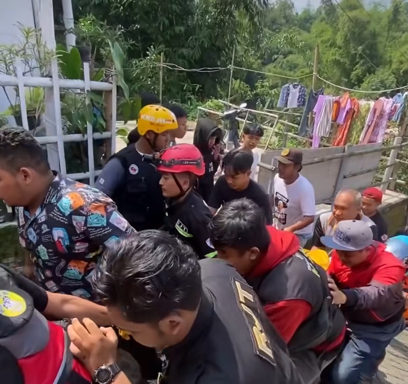 Mayat Pria Tanpa Identitas Ditemukan Mengapung di Sungai Bango Polehan Malang