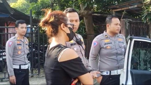 Wanita di Malang Nekat Kabur dengan Polisi di Dalam Mobil Usai Diperiksa