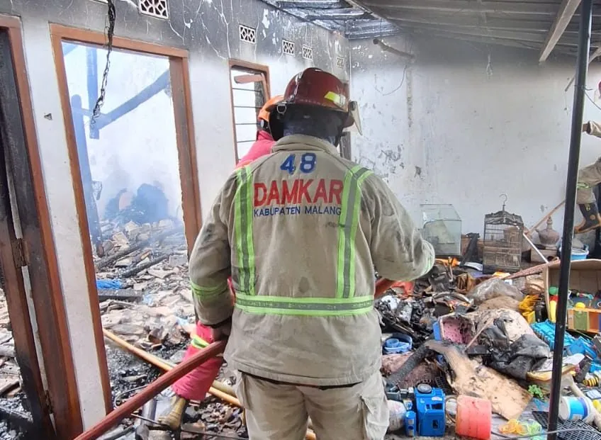 Kebakaran Akibat Korsleting Listrik Hanguskan Gudang Rumah di Tumpang Kabupaten Malang
