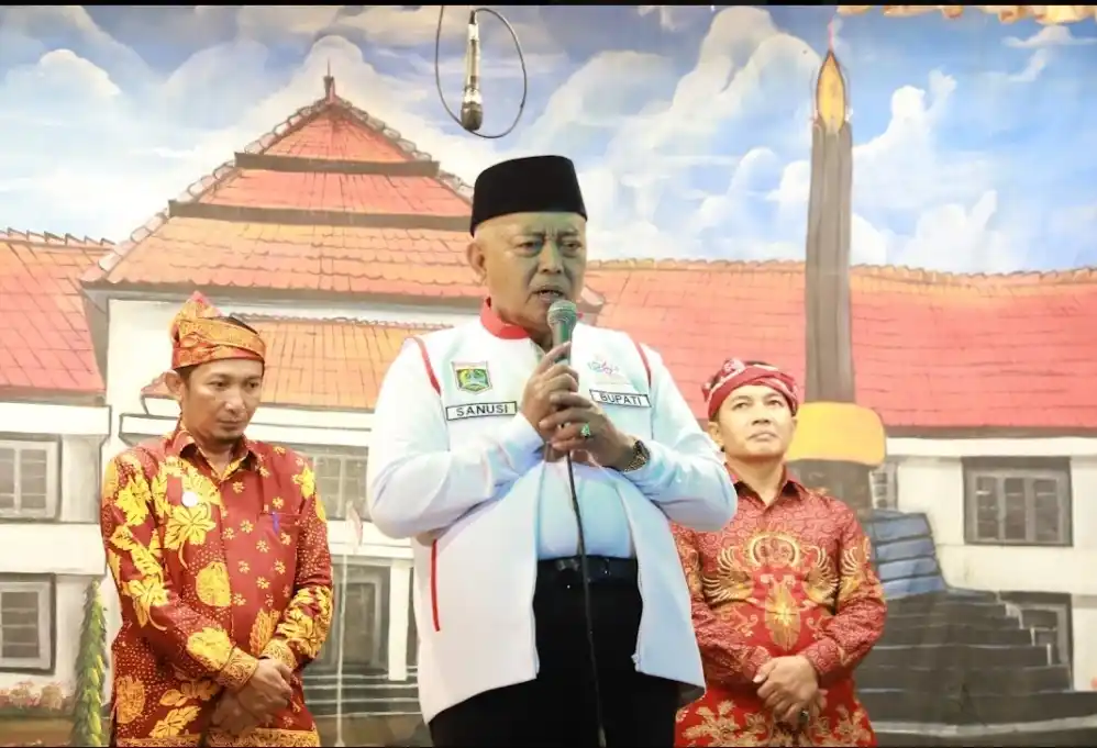 Bupati Malang Hadiri Bersih Dusun Borogragal, Tekankan Pentingnya Pendidikan