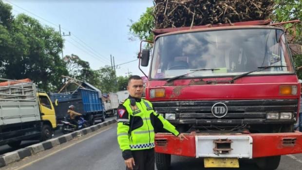 Kecelakaan di Jalan Laksamana Martadinata Kedungkandang, Seorang Pengendara Motor Tewas Terlindas Truk