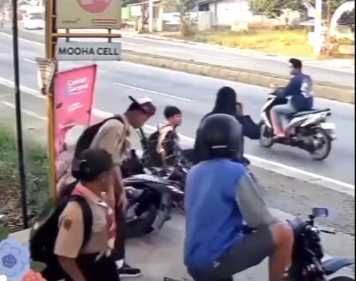 Tabrakan di Jatisari Subah, Siswa Menabrak Ibu dan Anak