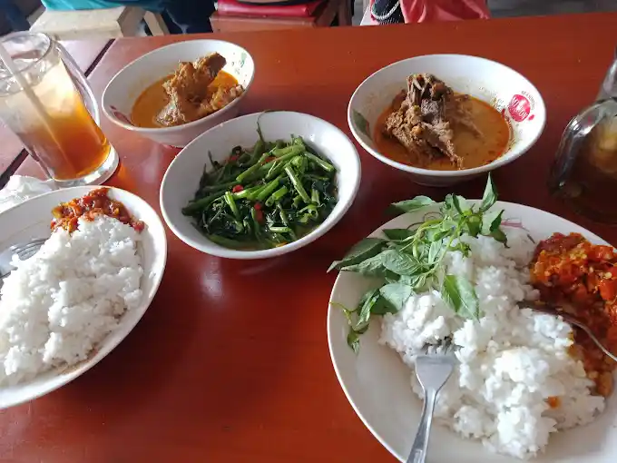 10 Tempat Sarapan di Malang yang Wajib Dikunjungi: Sajian Pagi yang Menggugah Selera