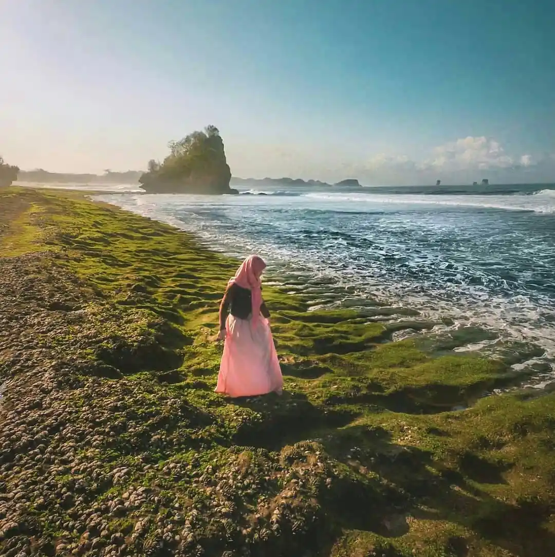 Eksplorasi Keindahan Pantai Parangdowo: Destinasi Wisata Ramah Anak di Malang Raya