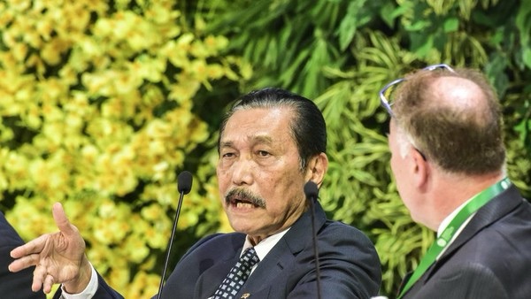 Luhut: BBM Rendah Sulfur Segera Diluncurkan Bertahap