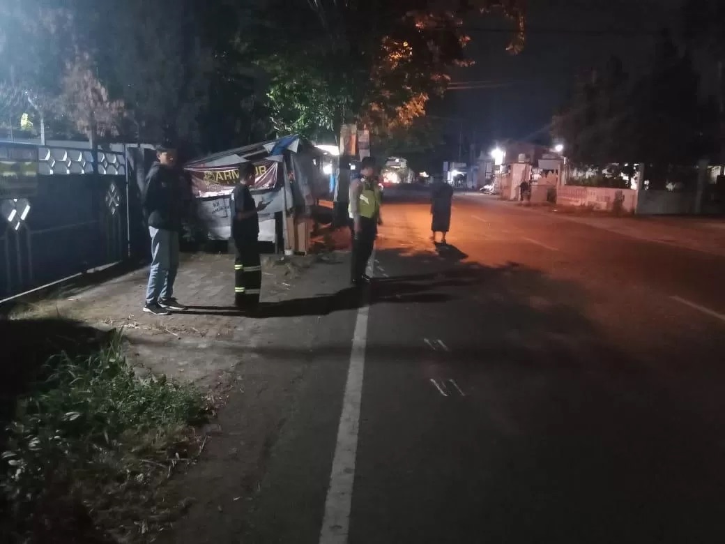 Kecelakaan Tragis di Karangploso: Pemotor Tewas, Penyeberang Jalan Selamat