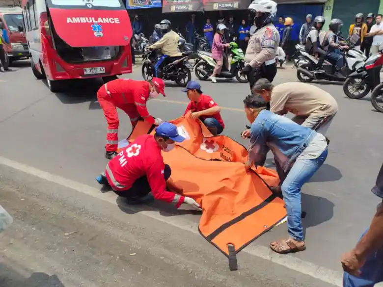 Kecelakaan di Pakisaji Malang, Diduga Serempetan dengan Truk Muatan Tebu 1 Meninggal