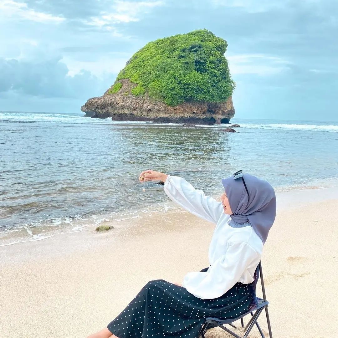 Keindahan Tersembunyi Pantai Ngudel: Surga Kecil di Malang Selatan