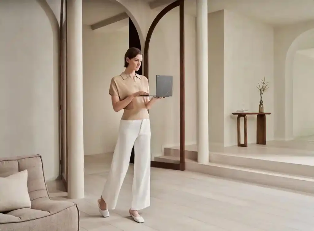 ASUS Zenbook S 14 OLED, Laptop Tipis Premium Pertama di Indonesia dengan Prosesor Intel® Core™ Ultra (Series 2) Zenbook S 14 OLED (UX5406) menjadi pilihan ideal bagi pengguna yang mengutamakan kualitas visual dan audio dalam satu perangkat.