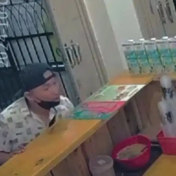 Terekam CCTV Saat Mencuri di Warung Rujak Blimbing Kota Malang , Wajah Maling Menjadi Viral