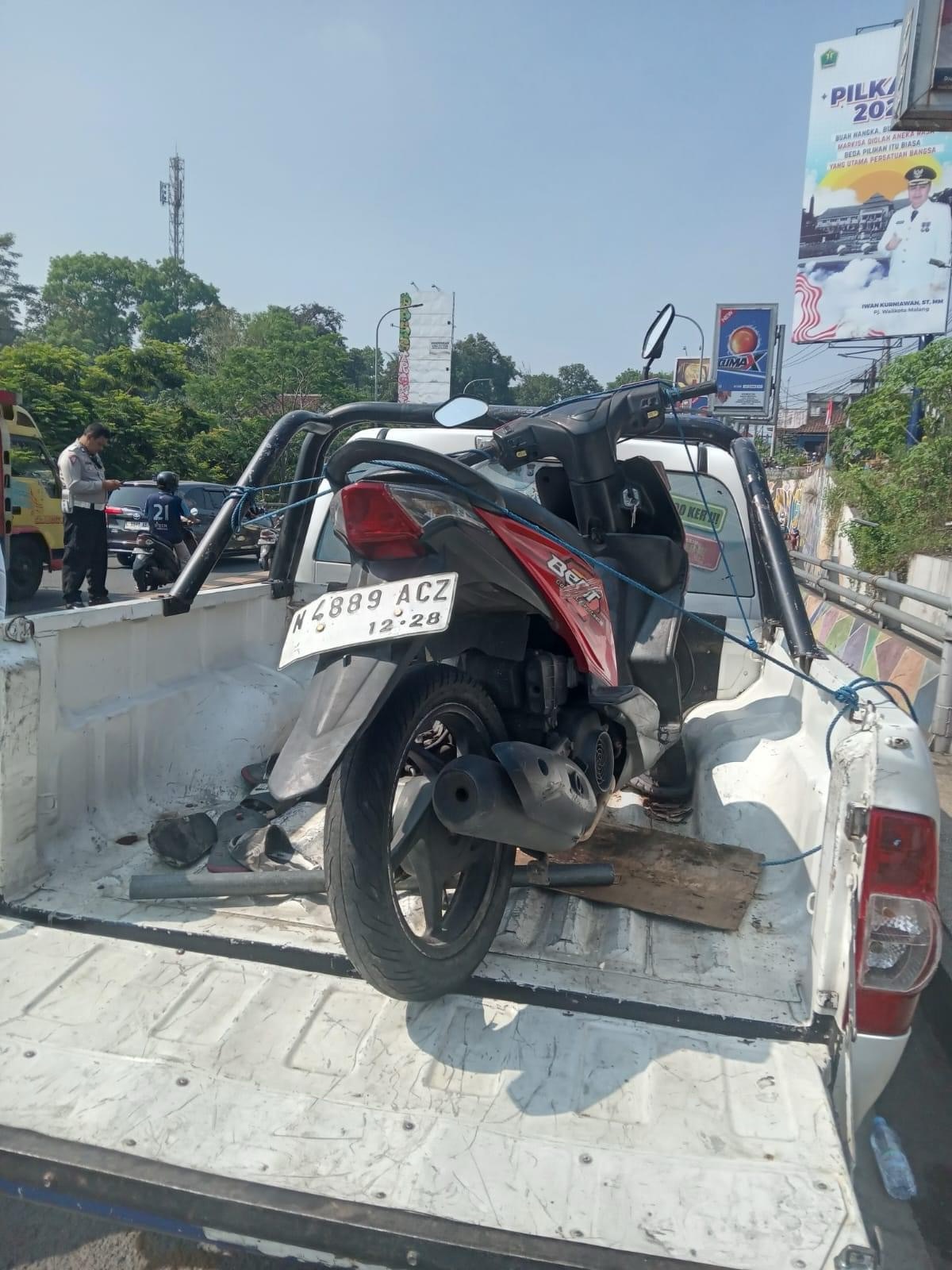 Kecelakaan di Fly Over Kedungkadang Kota Malang, 1 Meninggal dan 2 Luka-luka