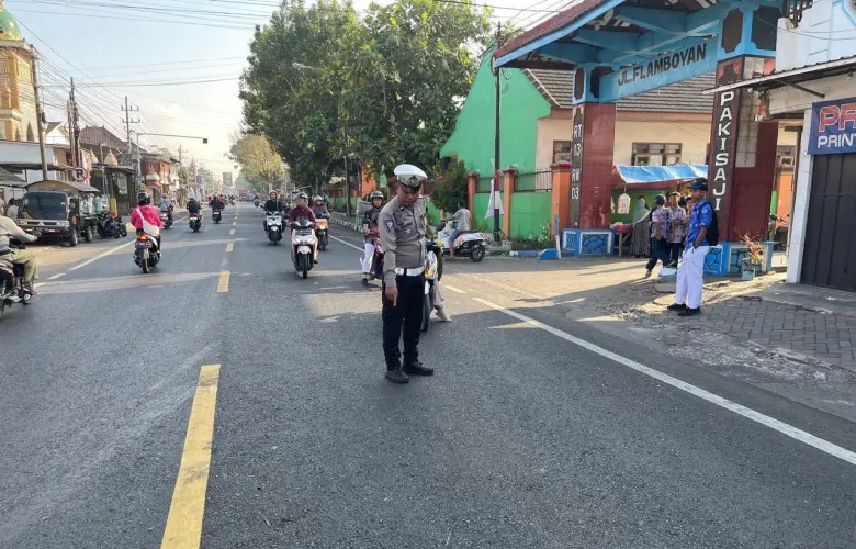 Kecelakaan di Pakisaji, Pelajar Bonceng Ibunya Menjadi Korban