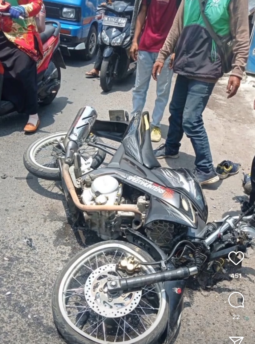 Kecelakaan Mobil dan Sepeda Motor di Jalan Sutoyo Kota Malang, Pengemudi Alami Luka