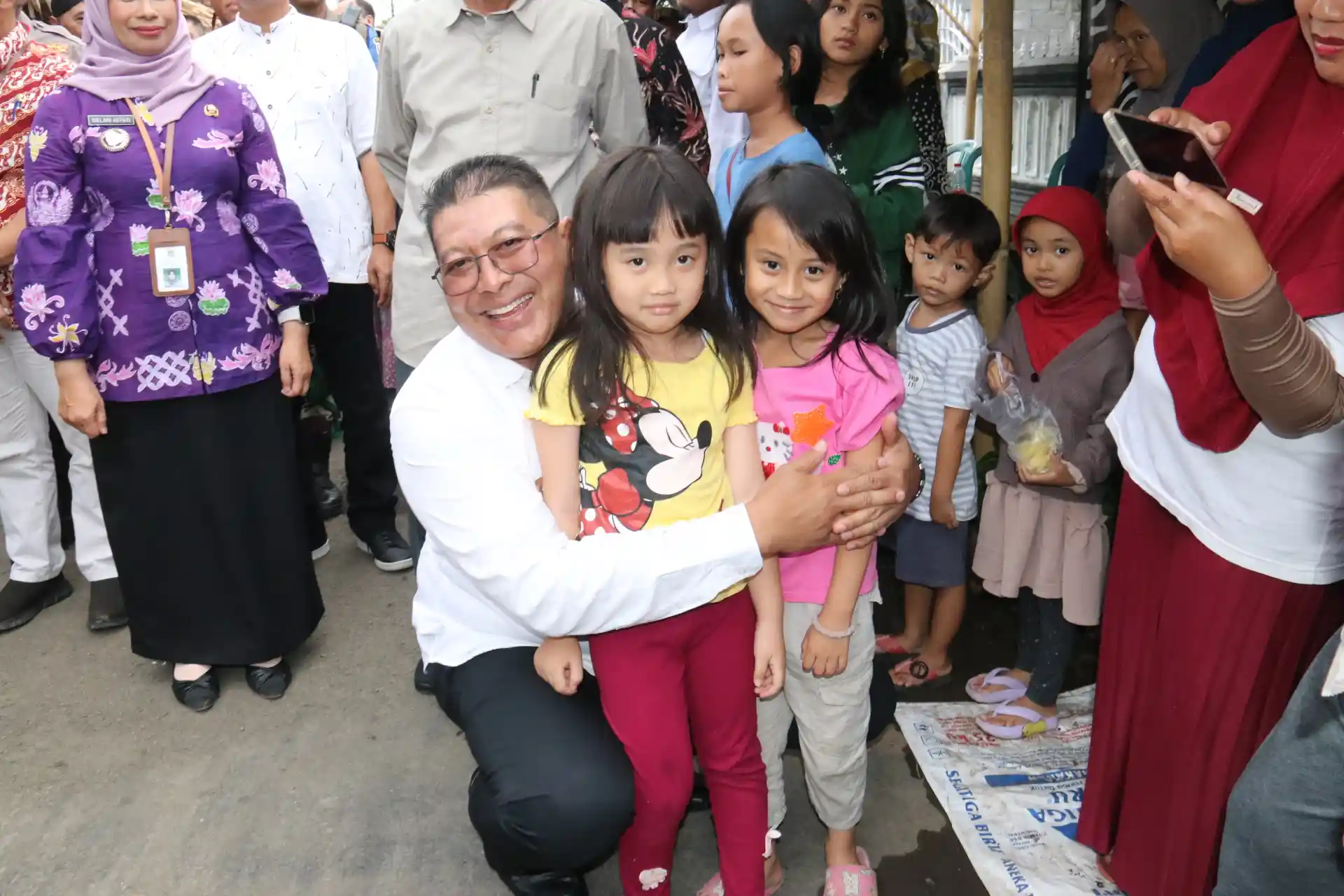 Resmikan Jembatan Penghubung Dusun Mbiru-Kendedes, Plt Bupati Malang: Jangan Buang Sampah Sembarangan!