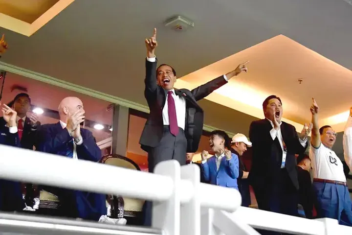 Jokowi Jadi Suporter Biasa, Timnas Indonesia Ukir Sejarah Kalahkan Arab Saudi