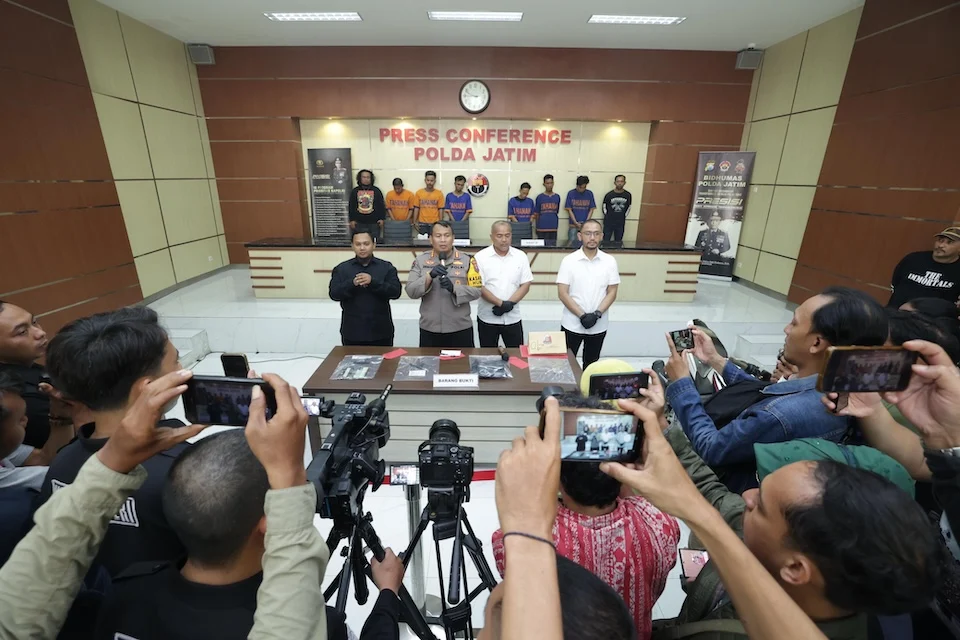 Sindikat Curanmor Lintas Kota Dibekuk Polda Jatim, Satu Pelaku Tewas Saat Lontarkan Bom