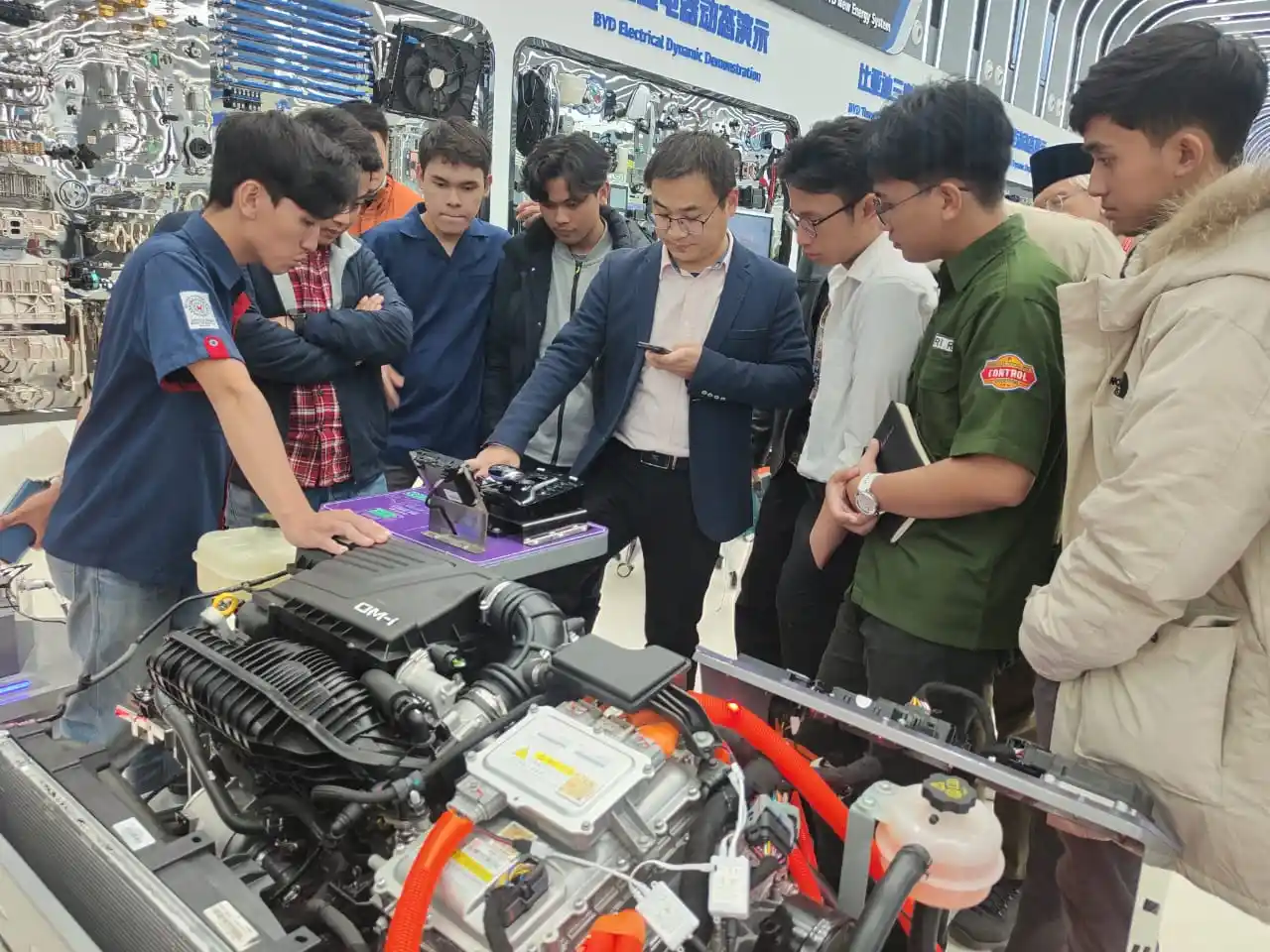 Mahasiswa Teknik UB Dapatkan Pelatihan Kendaraan Listrik di China: Langkah Menuju Inovasi Otomotif