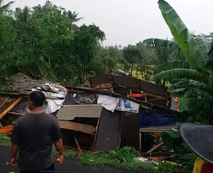 Diterjang Angin Kencang, Kandang Ayam di Wagir Roboh, Kerugian Capai Rp100 Juta