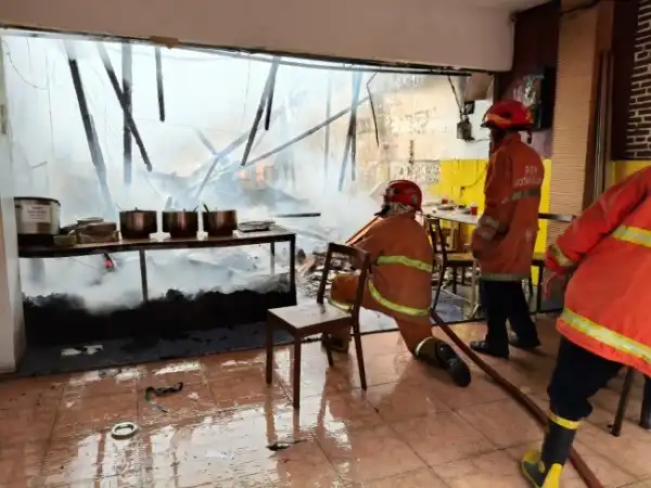 Diduga Kebocoran Gas, Dua Warung Makan dan Kos-kosan di Cengger Ayam Ludes Terbakar