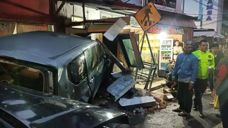 Kecelakaan Beruntun di Kota Malang Libatkan 3 Mobil, Beruntung Tak Ada Korban Jiwa