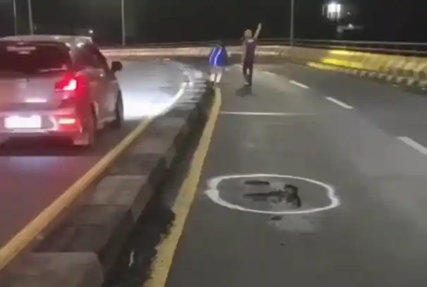 Hati-hati! Banyak Jalan Berlubang di Flyover Lawang: Waspada Saat Liburan Natal dan Tahun Baru