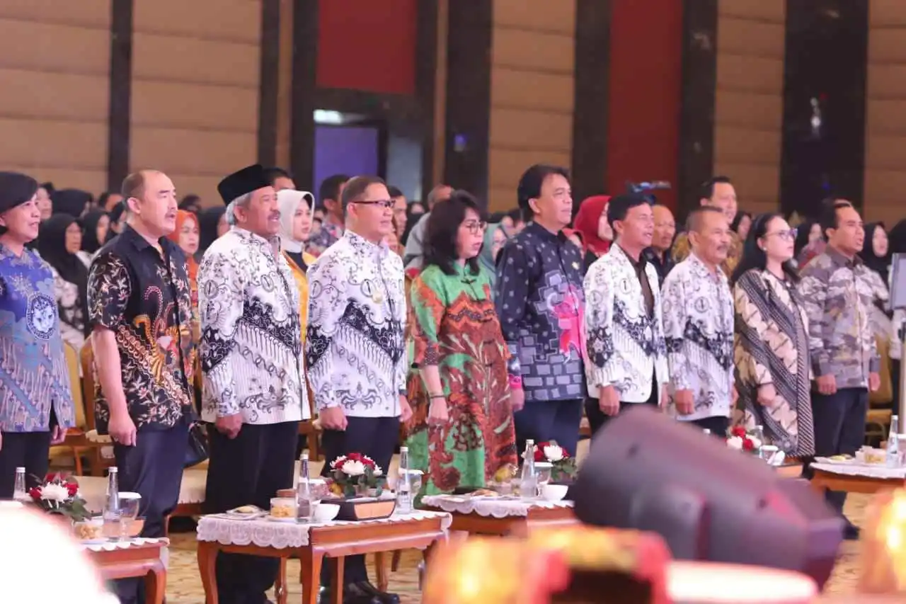 Puncak Peringatan Hari Guru Nasional, Pemkot Batu Berikan Apresiasi untuk 2.500 Guru
