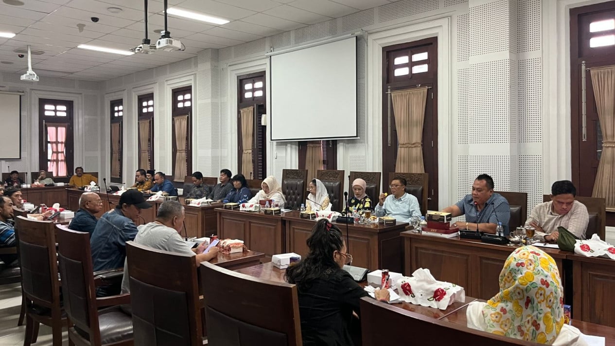 Pemeriksaan Izin Tempat Hiburan Malam di Malang: DPRD Desak Penertiban Secepatnya!