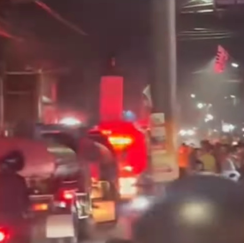 Kebakaran Hebat Landa Toko di Klayatan Malang, Warga Panik dan Petugas Bergerak Cepat