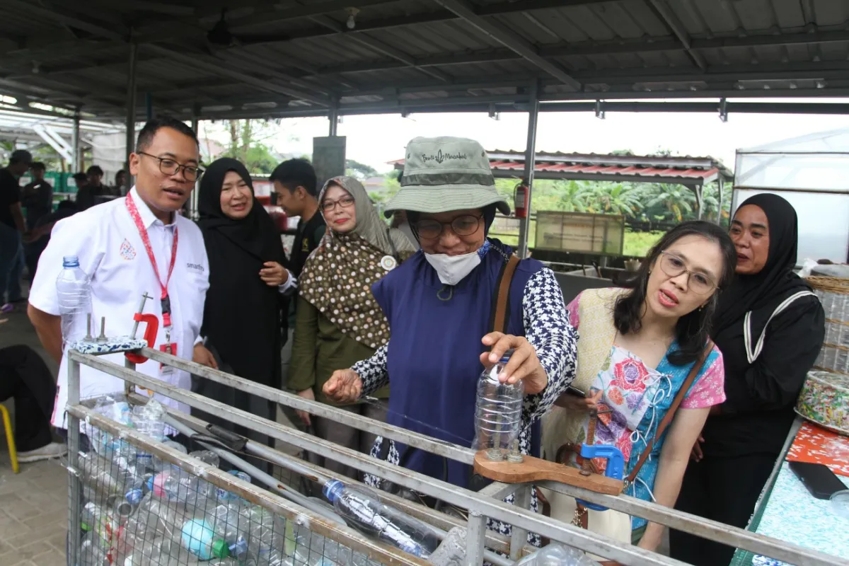 Smartfren dan Kertabumi Kolaborasi Ubah Sampah Jadi Produk Bernilai