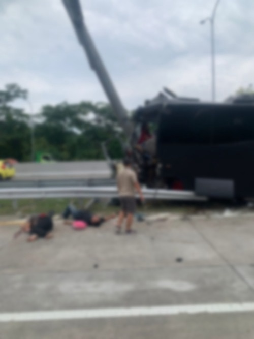 Kecelakaan Tunggal Bus Sekolah di KM 72.200 Exit Tol Purwodadi arah Malang, Sopir Tewas
