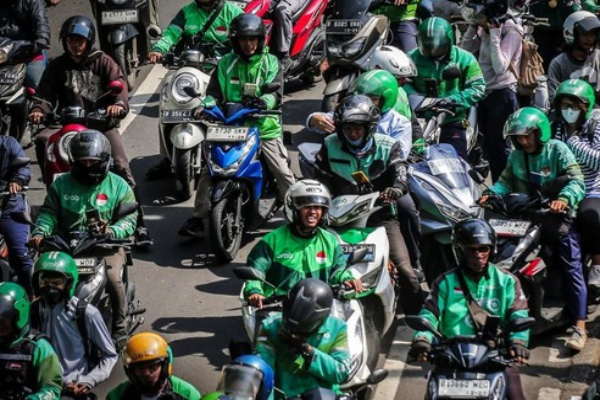 Kejutan! Ini Cara Mudah Menghitung THR Ojol di 2025