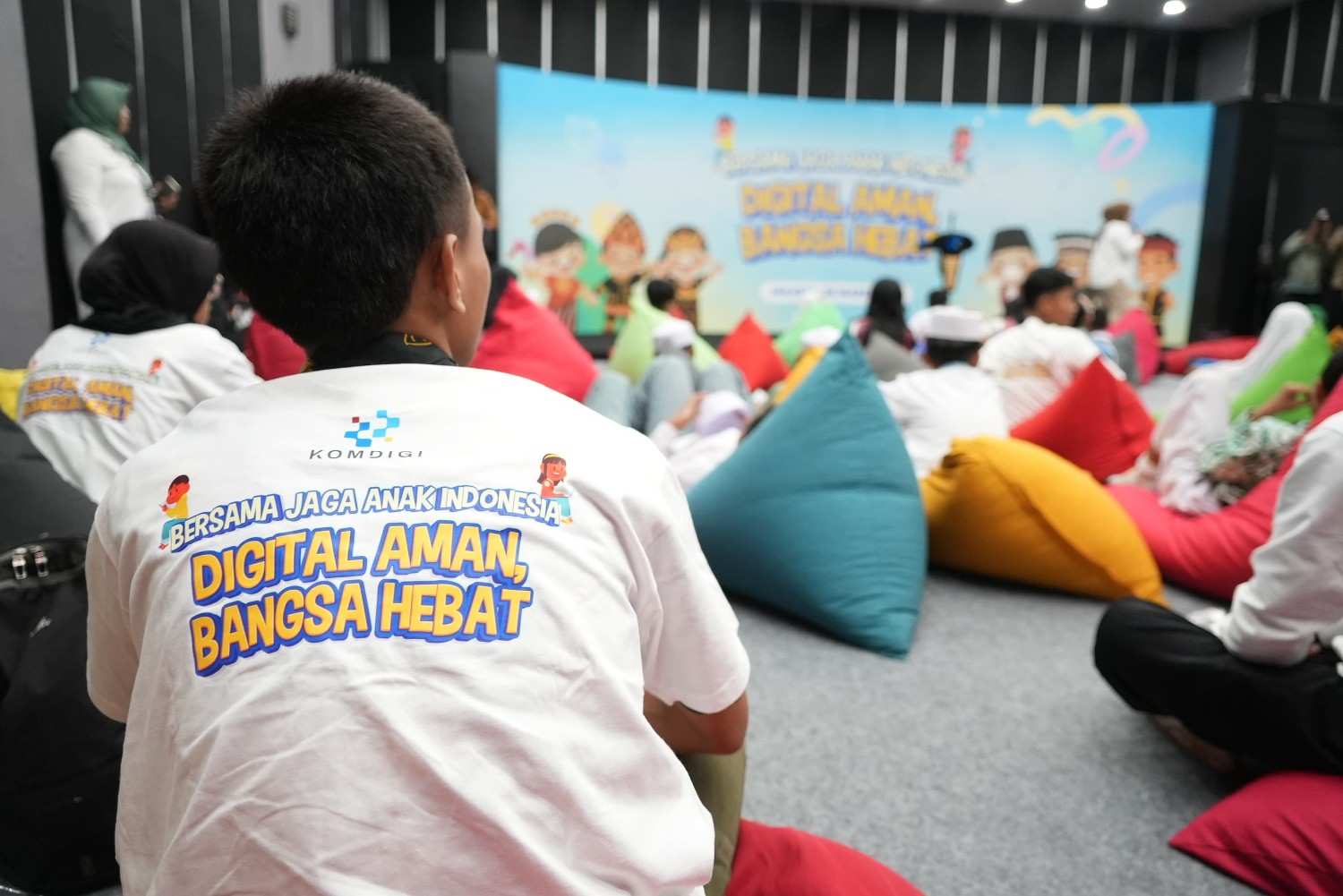 Orang Tua dan Guru Bersyukur, Aturan Baru Jaga Keamanan Anak di Dunia Daring
