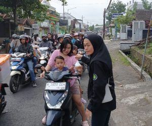 Wujudkan Berkah Ramadan di Tajinan: Rumah Solusi dan Jadventures Bagi 200 Paket Takjil, Dukung UMKM Lokal