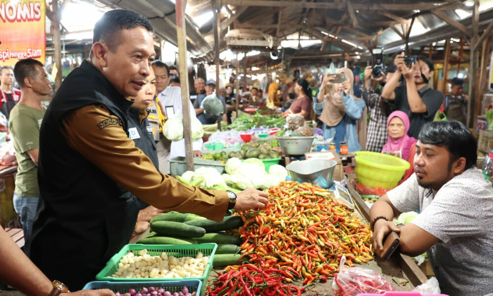 Harga Bahan Pokok Aman? Wali Kota Malang Sidak Pasar!