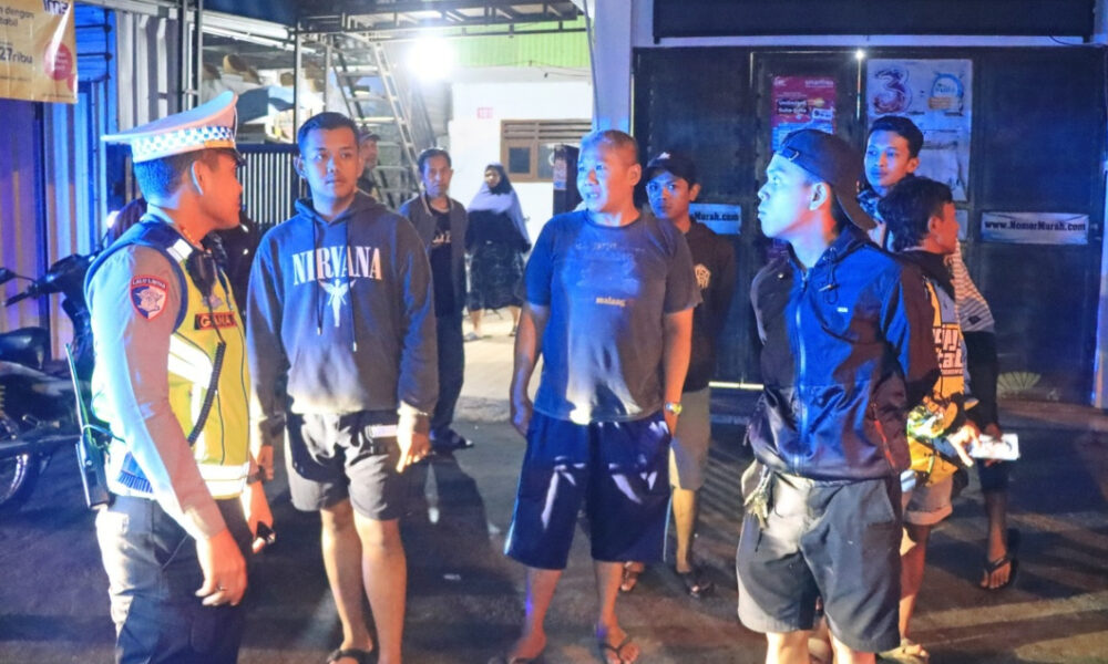 Remaja Berkerumun, Polisi Tindak Tegas Cegah Sahur On The Road dan Balap Liar