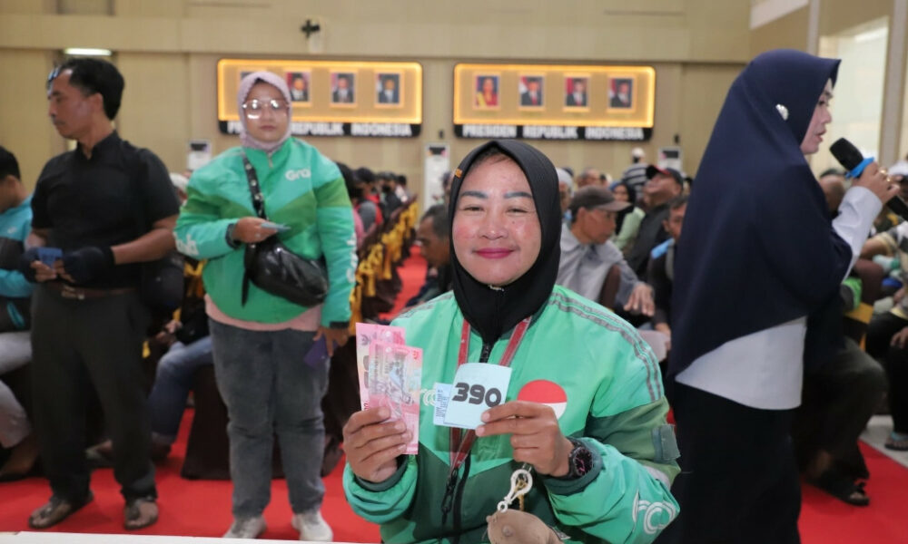 Pemkot Batu Salurkan Bantuan Sosial Bagi Pelaku Sektor Transportasi