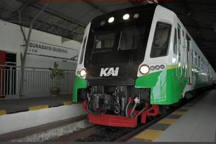 Persiapan Penumpang, KAI Commuter Tingkatkan Perjalanan di Surabaya