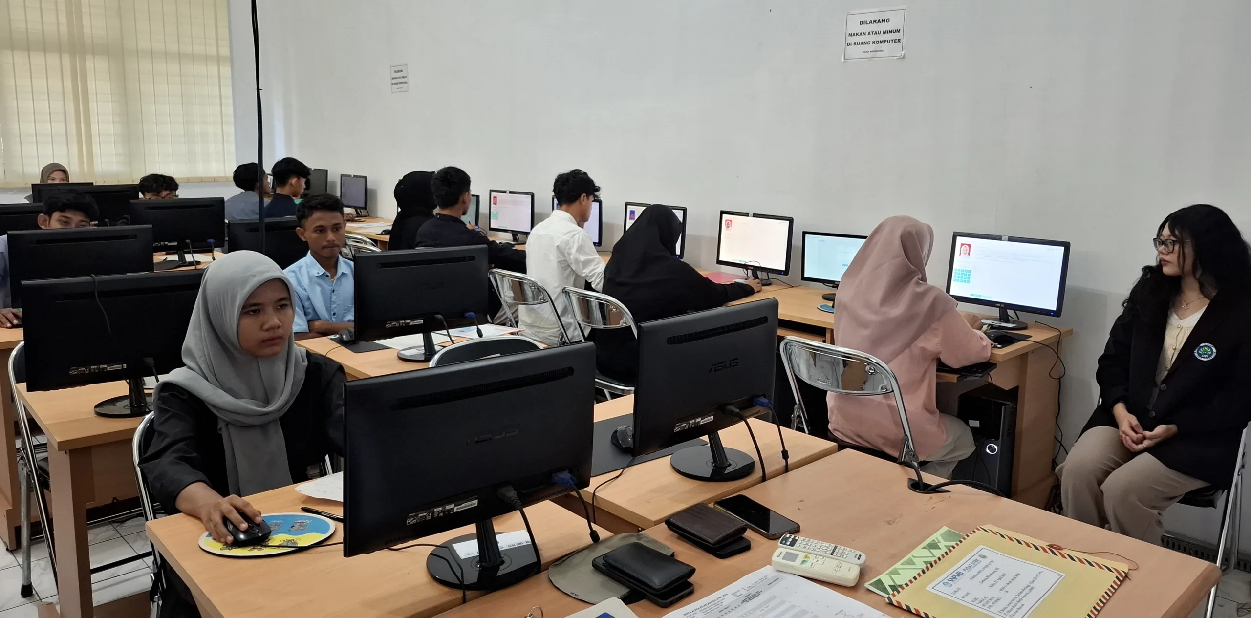 Laboratorium Komputer Terbesar di Indonesia Ajarkan Teknologi Masa Depan