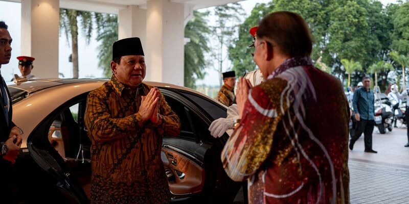 Prabowo Temui Anwar Ibrahim, Bahas Sengketa Dagang hingga Krisis Myanmar