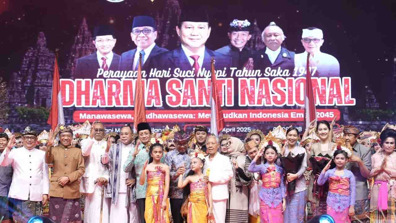 Umat Hindu Diajak Lestarikan Nilai Budaya dalam Dharmasanti Nasional 2025