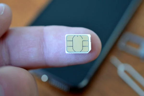 Ganti SIM? Kenali Untung Ruginya Sebelum Beralih ke eSIM