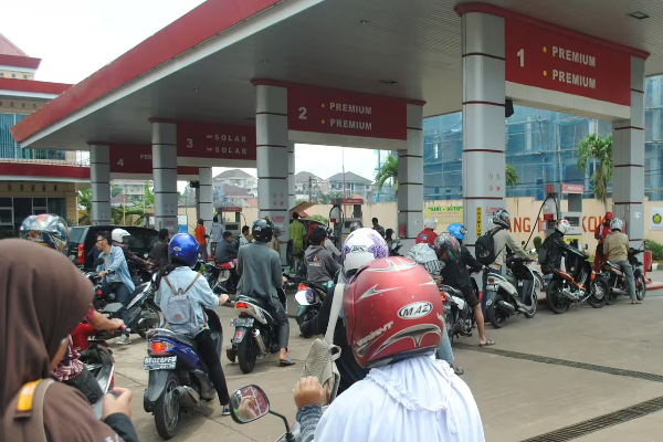 Mengejutkan! Alasan Dibalik Penurunan Pajak Bahan Bakar Pribadi di Jakarta