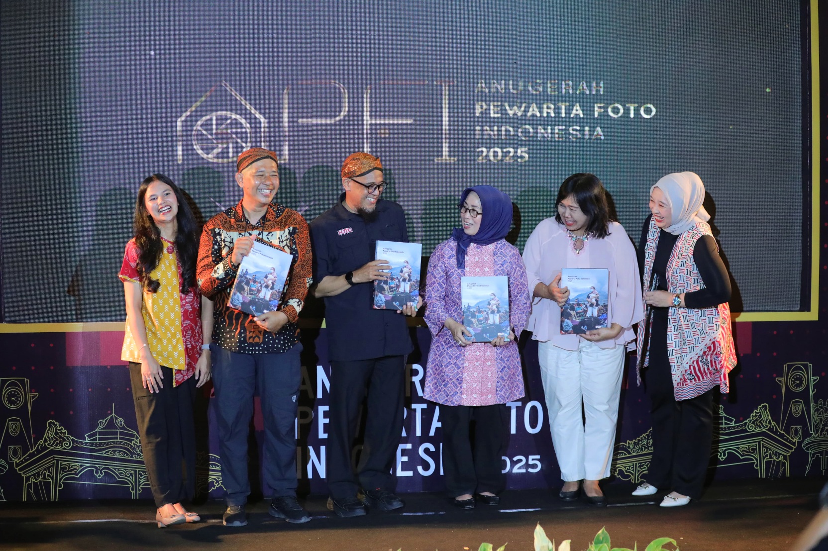 Jurnalis Foto Bertahan di Era Digital: Ketua Dewan Pers Buka Rahasia
