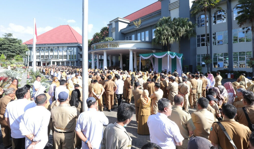 Pemkot Batu Sambut Pegawai Usai Libur Lebaran dengan Apel Hari Pertama Kerja